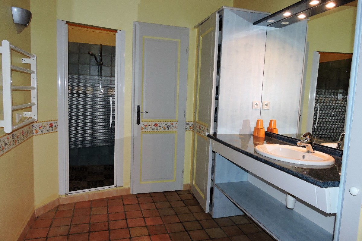 SDB chambre 1 RDC