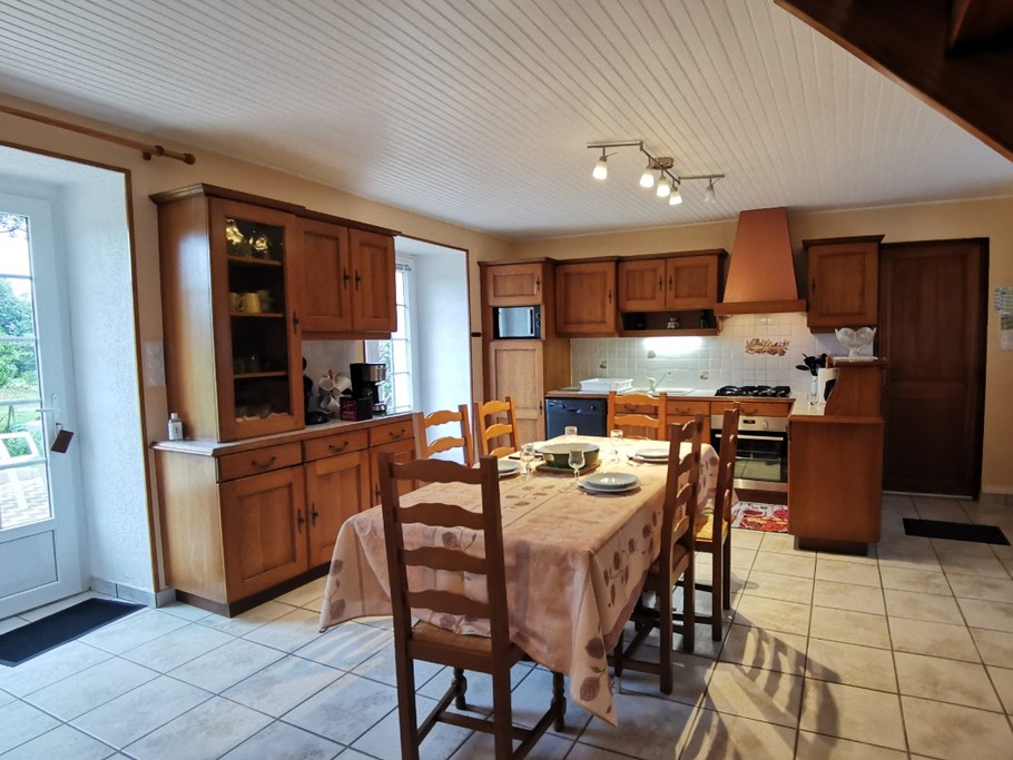 Cuisine équipée / séjour