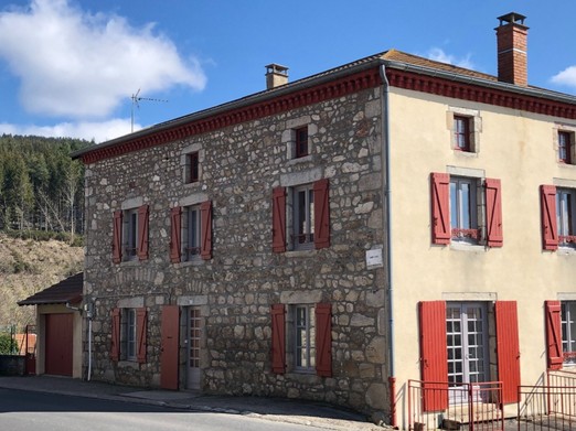 Le Val Danse avec garage attenant et petite terrasse
