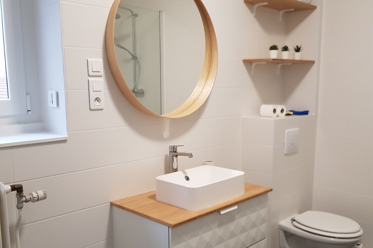 Salle de bain étage   Gite des tuileries GENAS