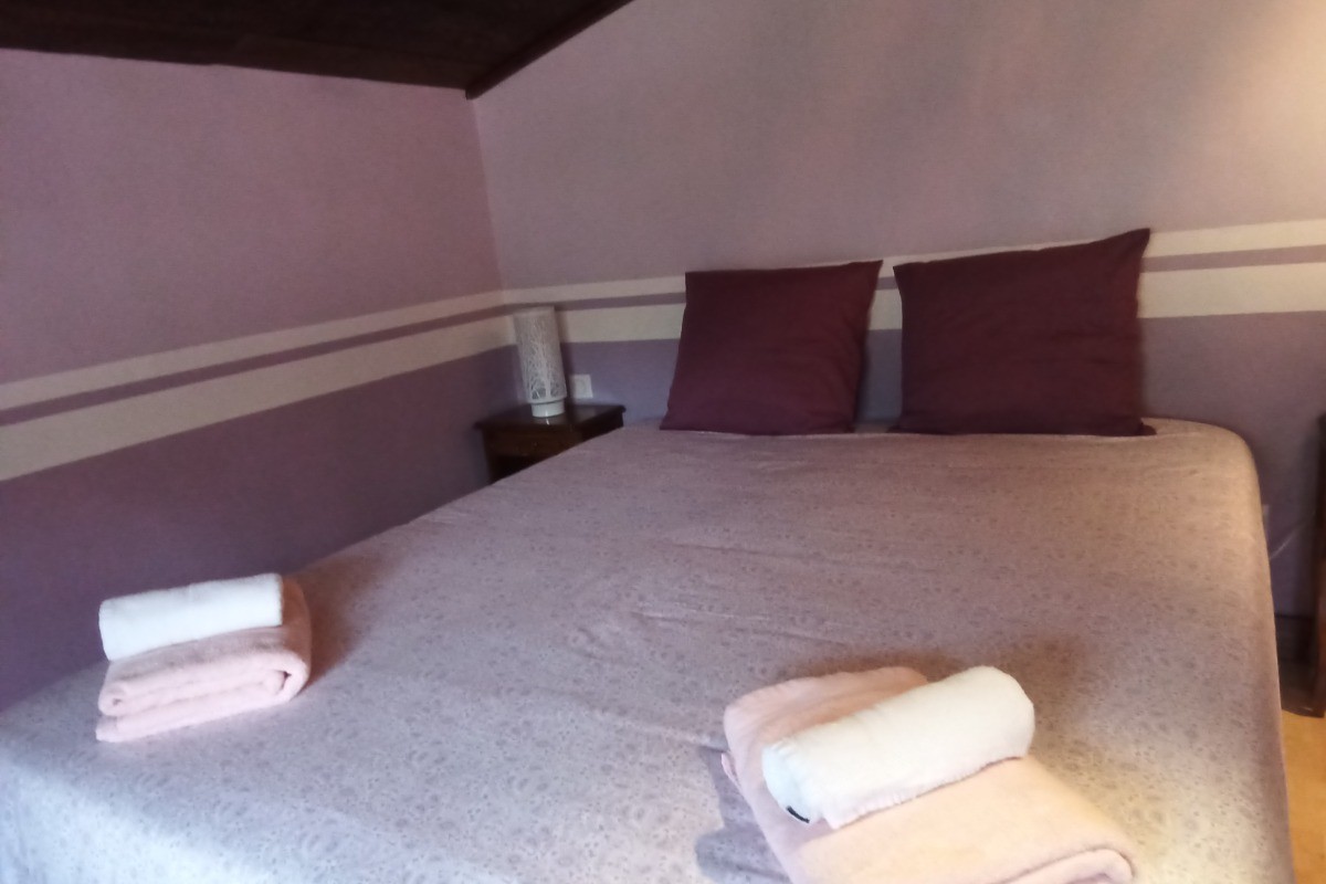 Chambre 1, La Maison de Thalia, au cœur du village (proche Sisteron, Provence)