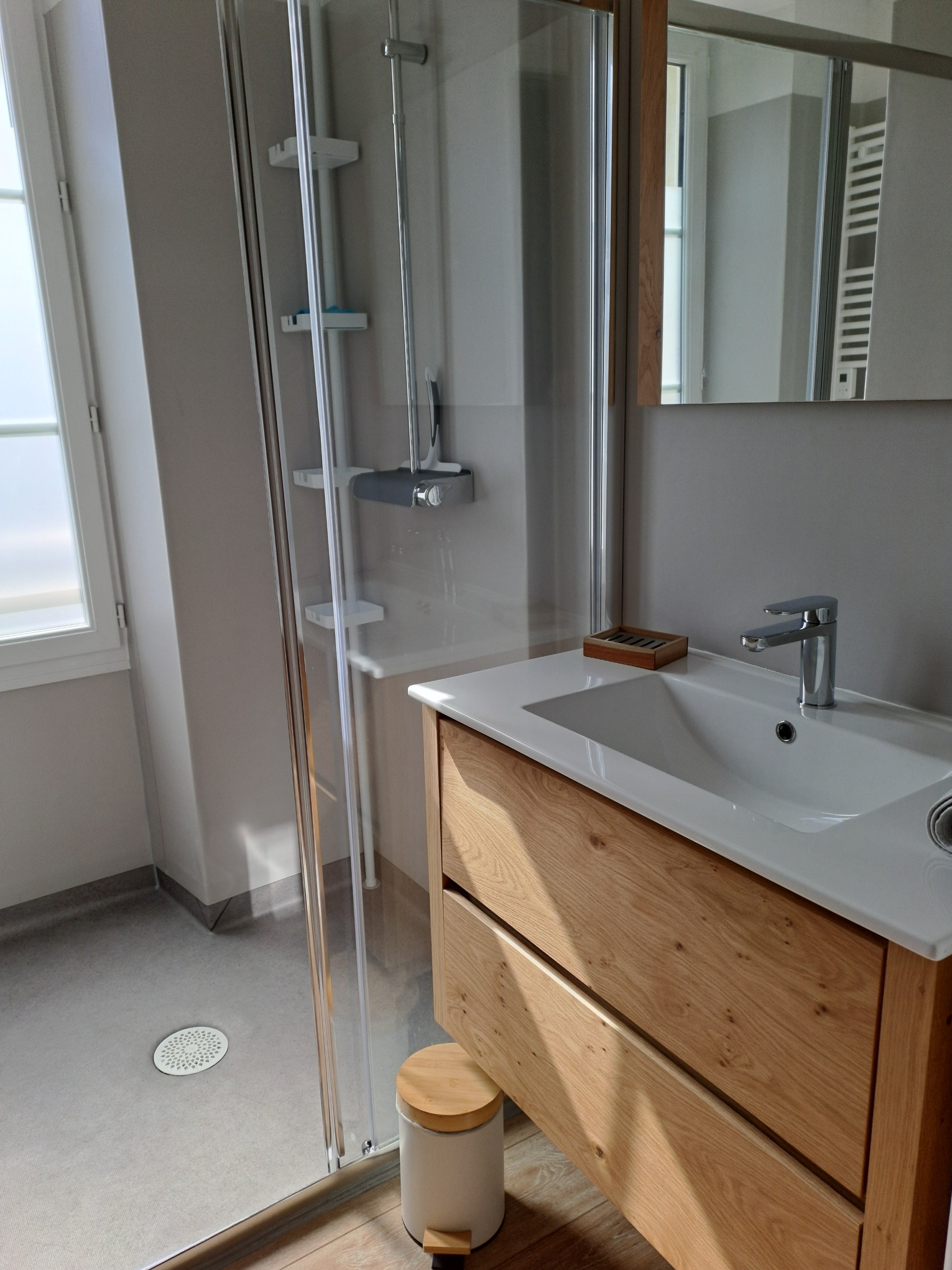 Shower room upstairs