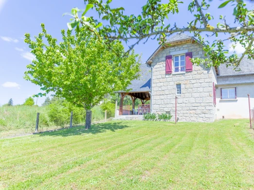 Gîte côté ouest et jardin