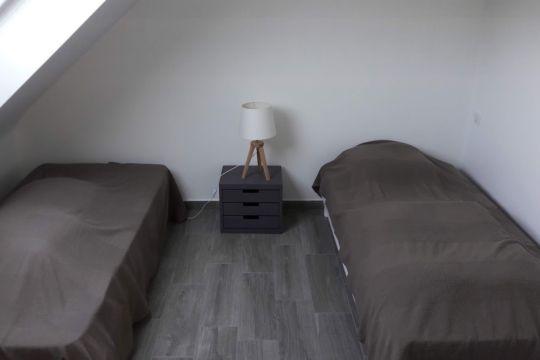 Chambre avec 2 lits 90cm