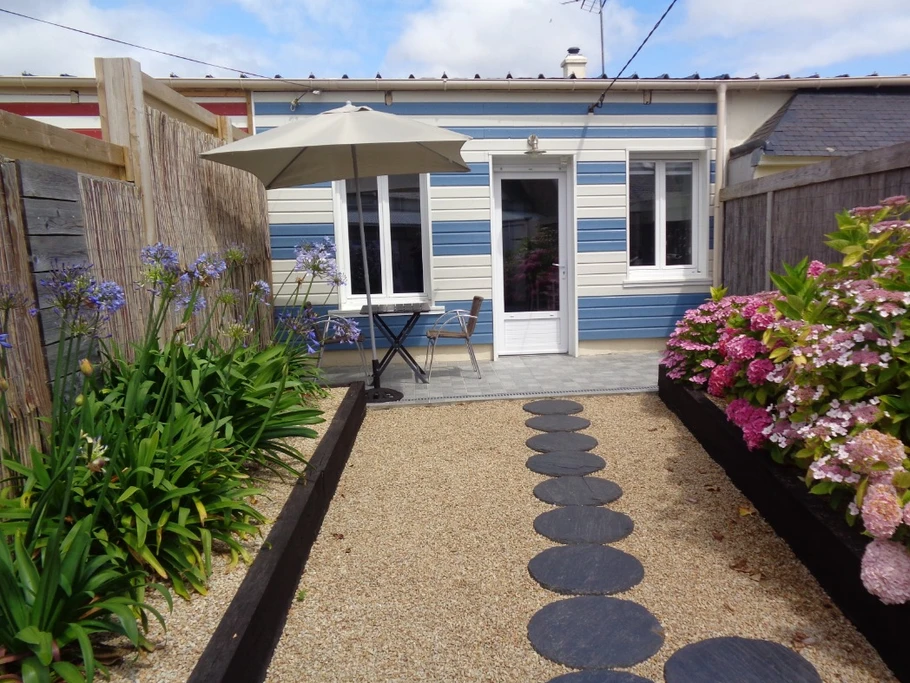 petite terrasse sur l'entrée
