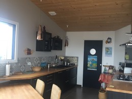 Cuisine équipée + accès arrière-cuisine