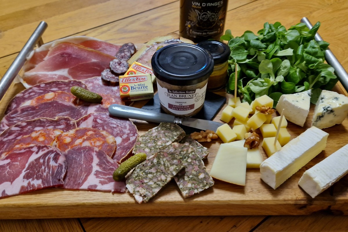planche charcuterie-fromage
