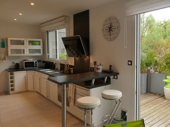 La cuisine et la terrasse