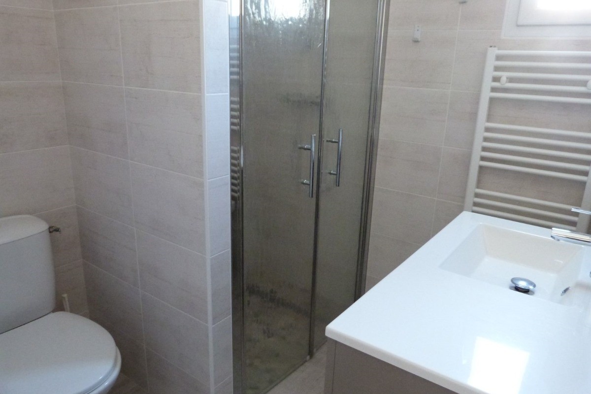 Salle d'eau avec WC