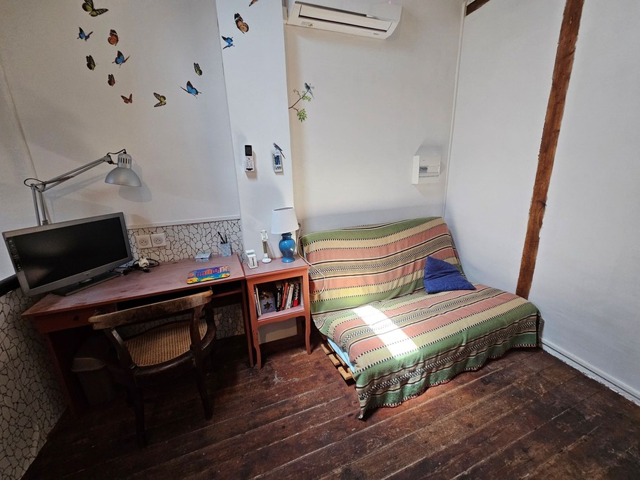 Bureau et écran d'ordi