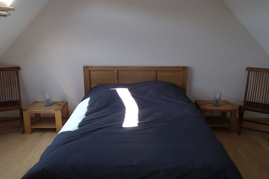 Etage: chambre 3 avec lit 140 et placard penderie