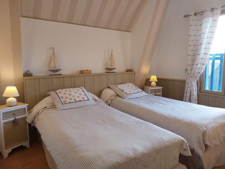 Bedroom n°2, 2 single beds 80x200 or 1 double bed 160x200