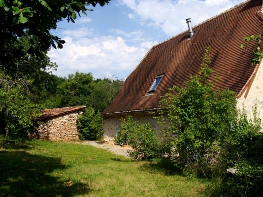 Le jardin a l'arriere et l'abri de jardin - The garden on teh back and the shed