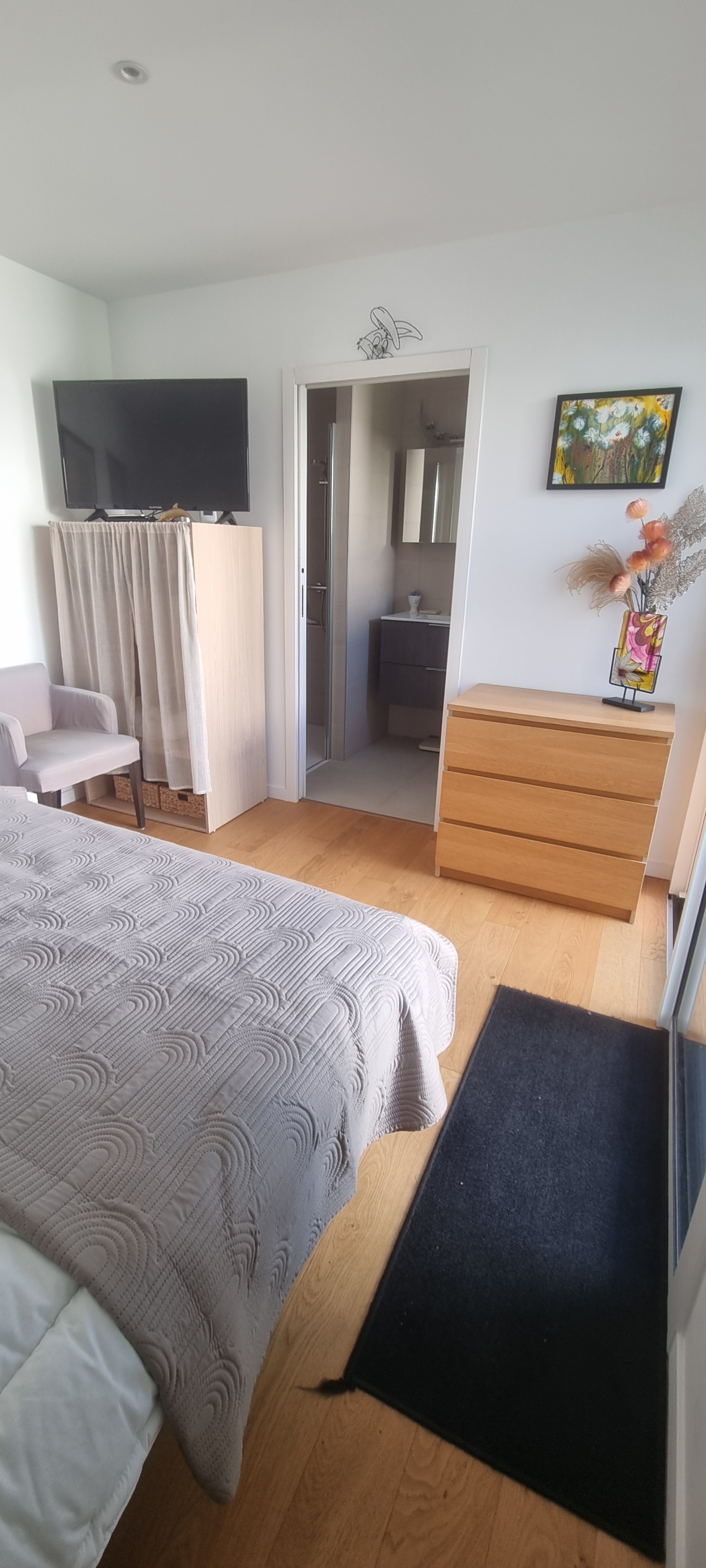 SDE WC indépendant de la chambre et accès à la terrasse privative