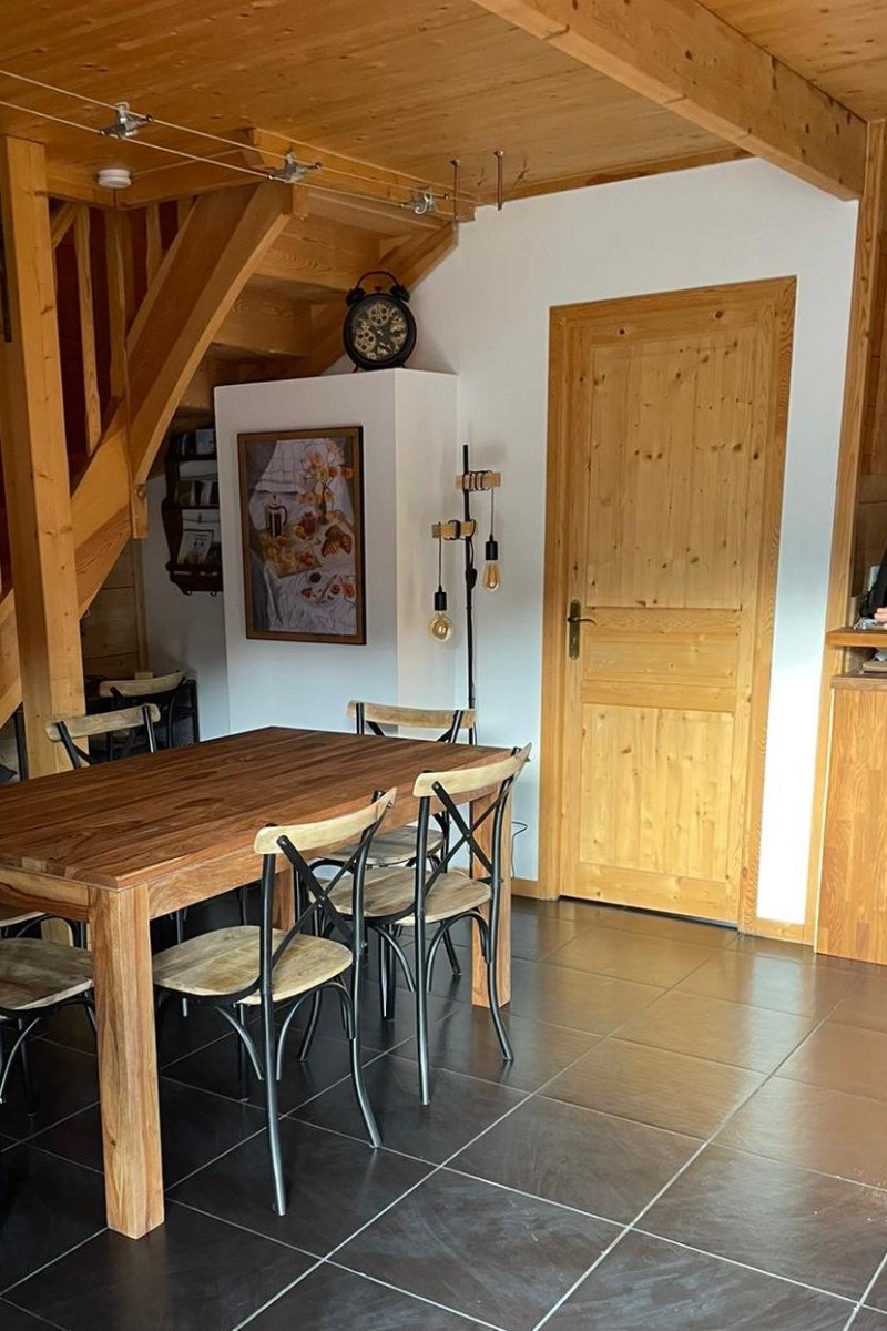 Pièce de vie en cours de réaménagement...
Porte, accès à la chambre double + salle d'eau attenante + WC indépendant
