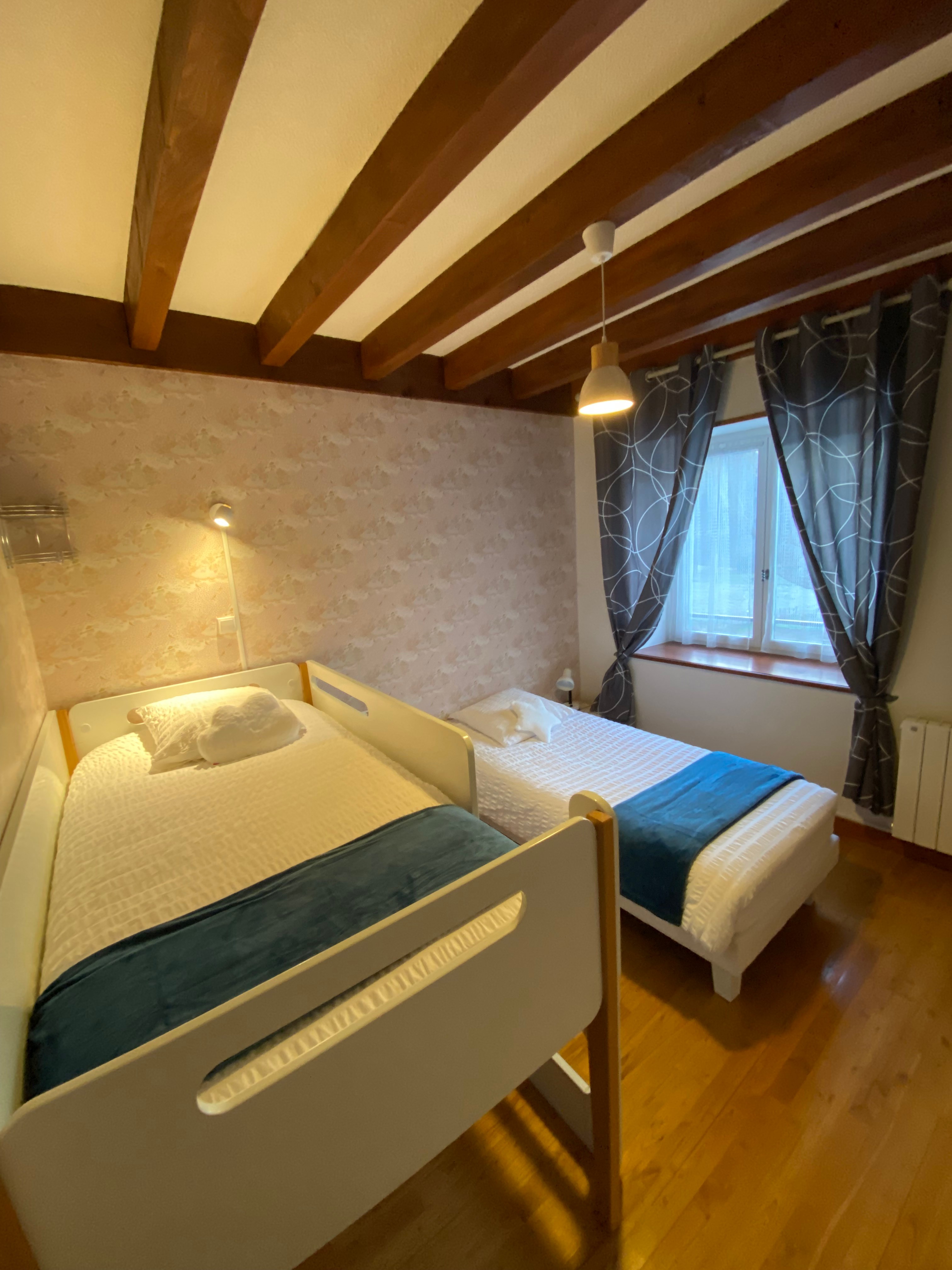 Chambre double 2 lits 1 pers