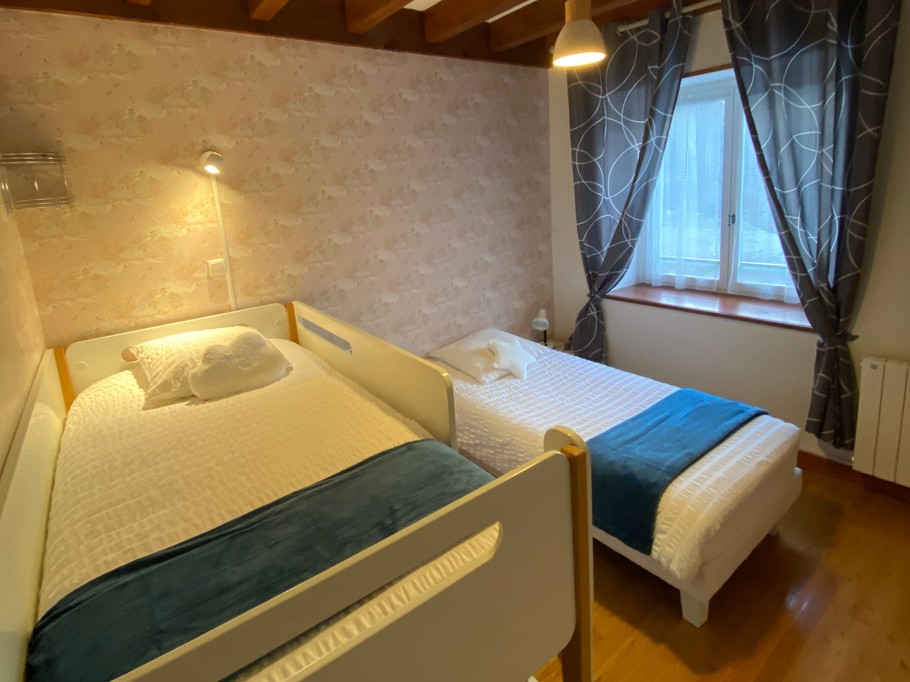 Chambre double 2 lits 1 pers