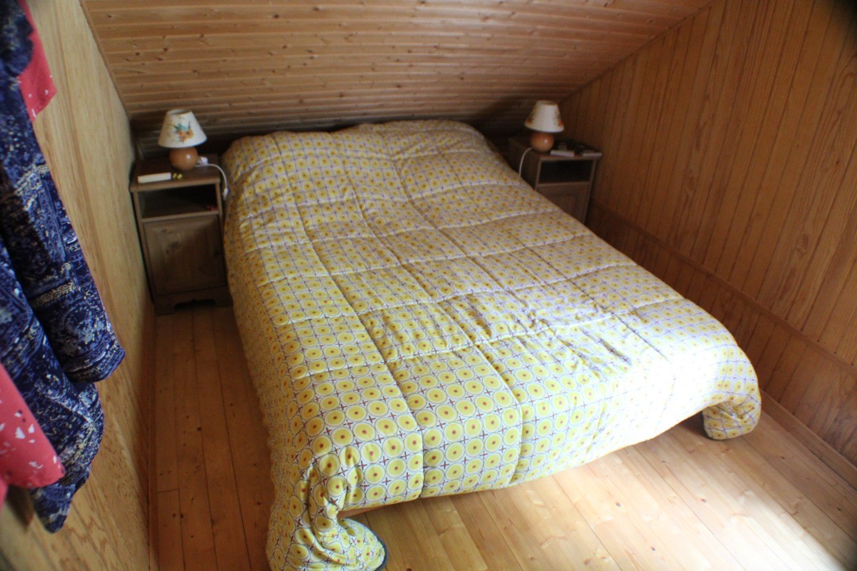CHAMBRE 2 ETAGE