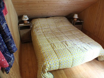 CHAMBRE 2 ETAGE