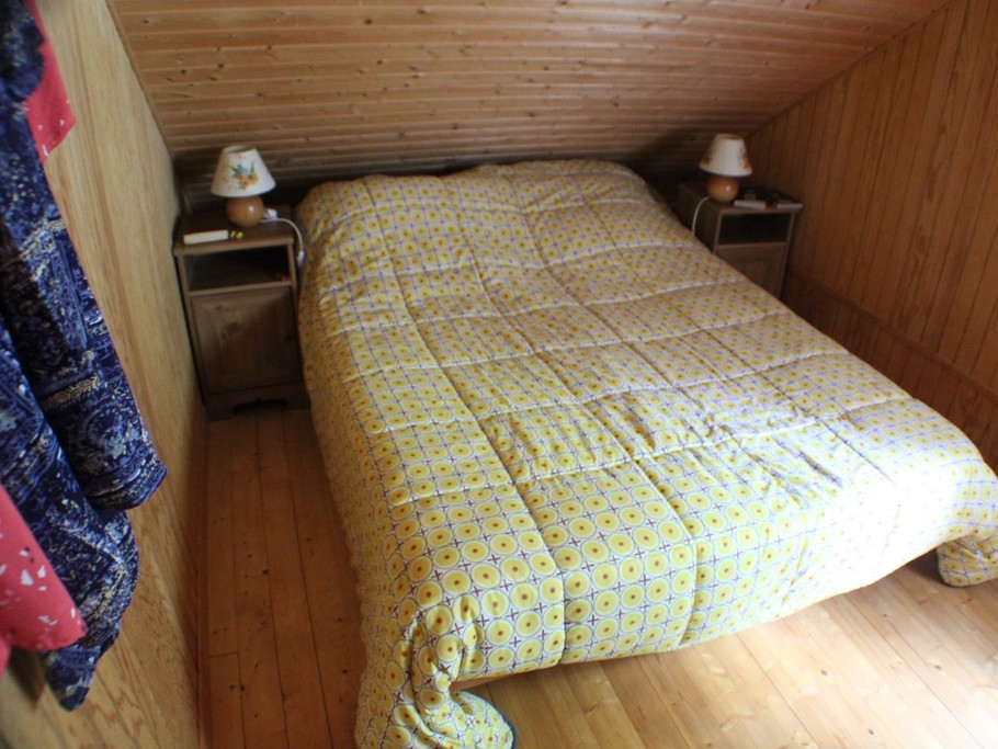 CHAMBRE 2 ETAGE