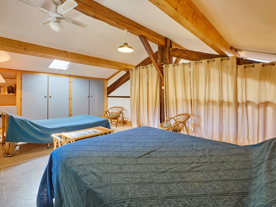 In the mezzanine: sleeps 4