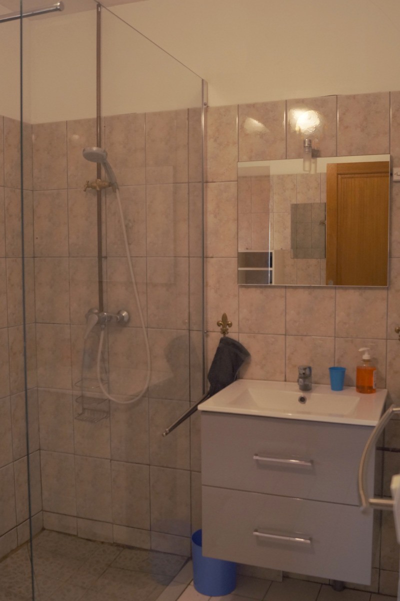 salle de douche au RDC
