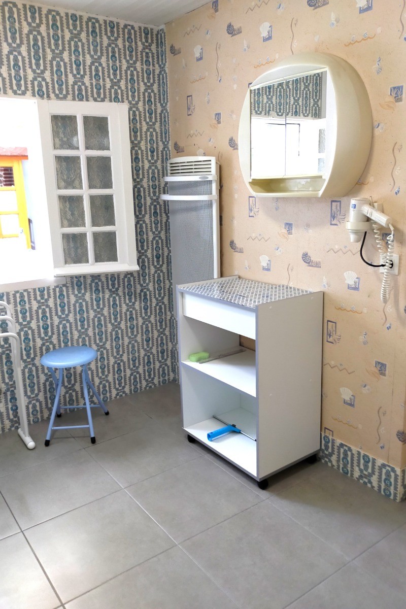 Grande salle d'eau avec douche à l'italienne
Crédits photo : Le Petit Chatelet