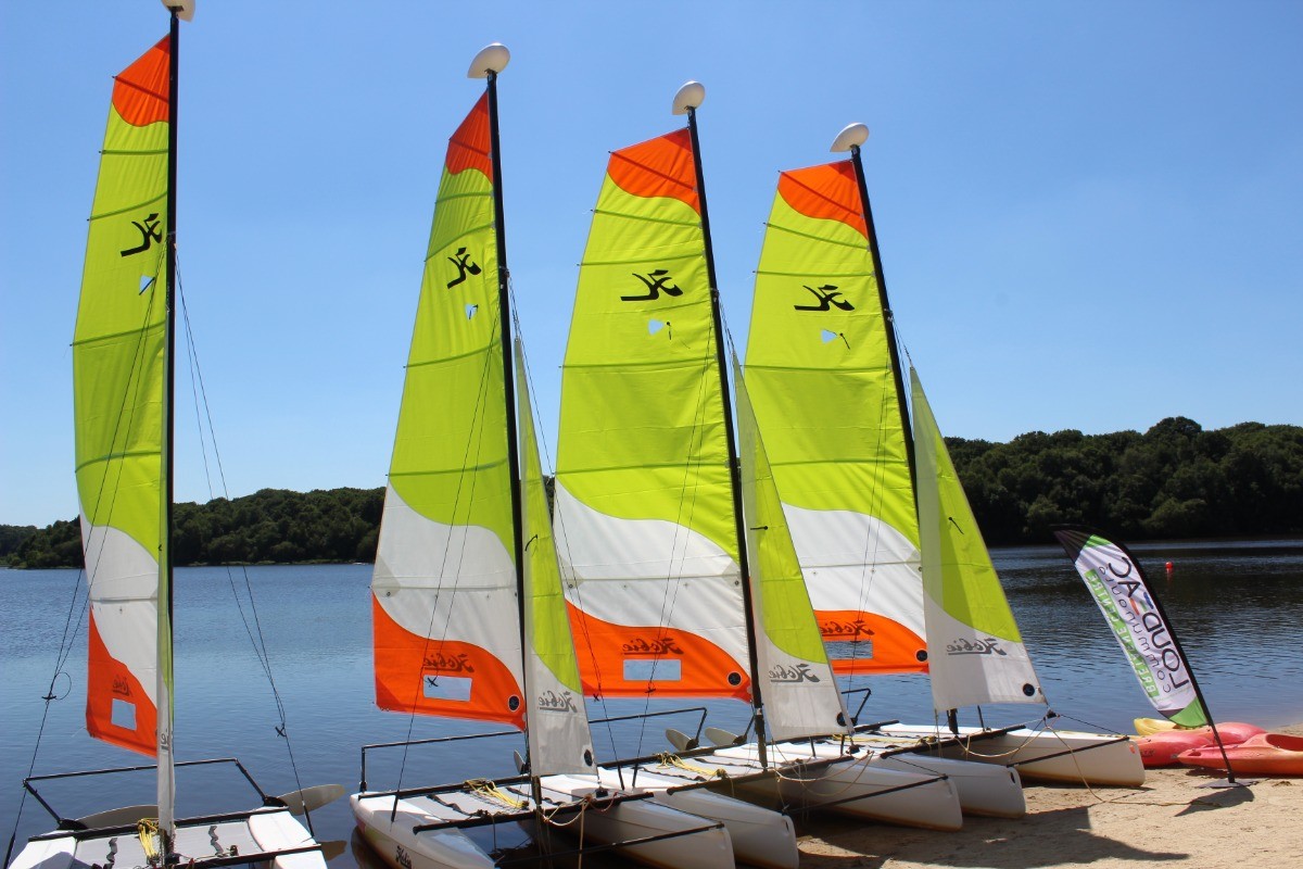 Découvrez les activités nautiques gratuitement– Canoé/ Kayak– Catamaran– Paddle/ Paddle géant– OptimistOffert pour la  location d’un gîte, chalet ou mobil-home  du  6 Juillet au 23 Août 2024