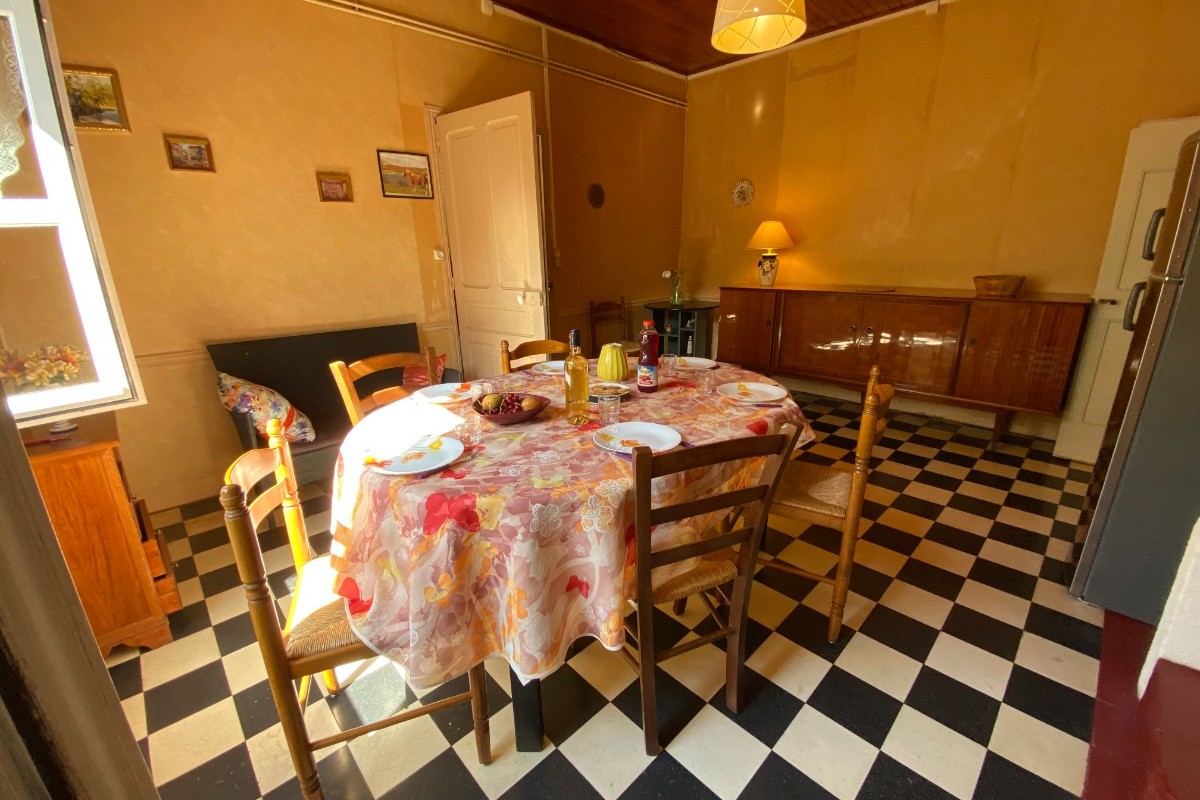 Gite Combefa-Cordes-salle à manger autre vue
