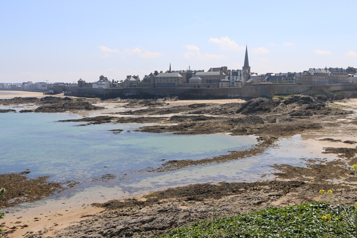 Saint-Malo intra muros, vue depuis le Grand Bé