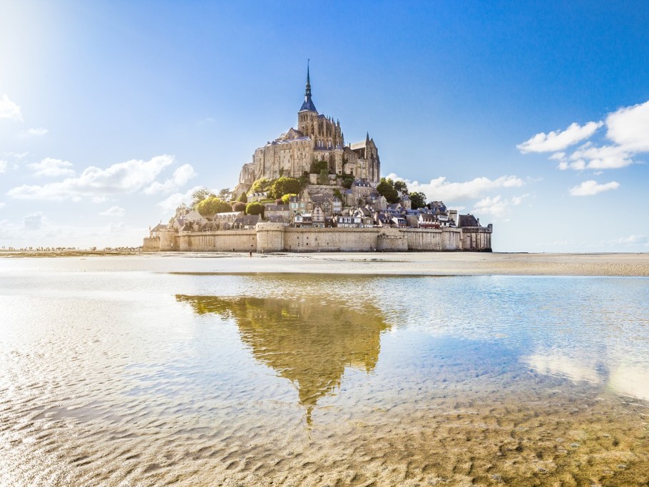 Le camping est situé à 1h environ de Saint Malo ou de Vannes. Et pourquoi ne pas visiter la Côte de Granit Rose  ou le Mont St Michel ? Pour cela, il faudra compter 1h30 de trajet environ.