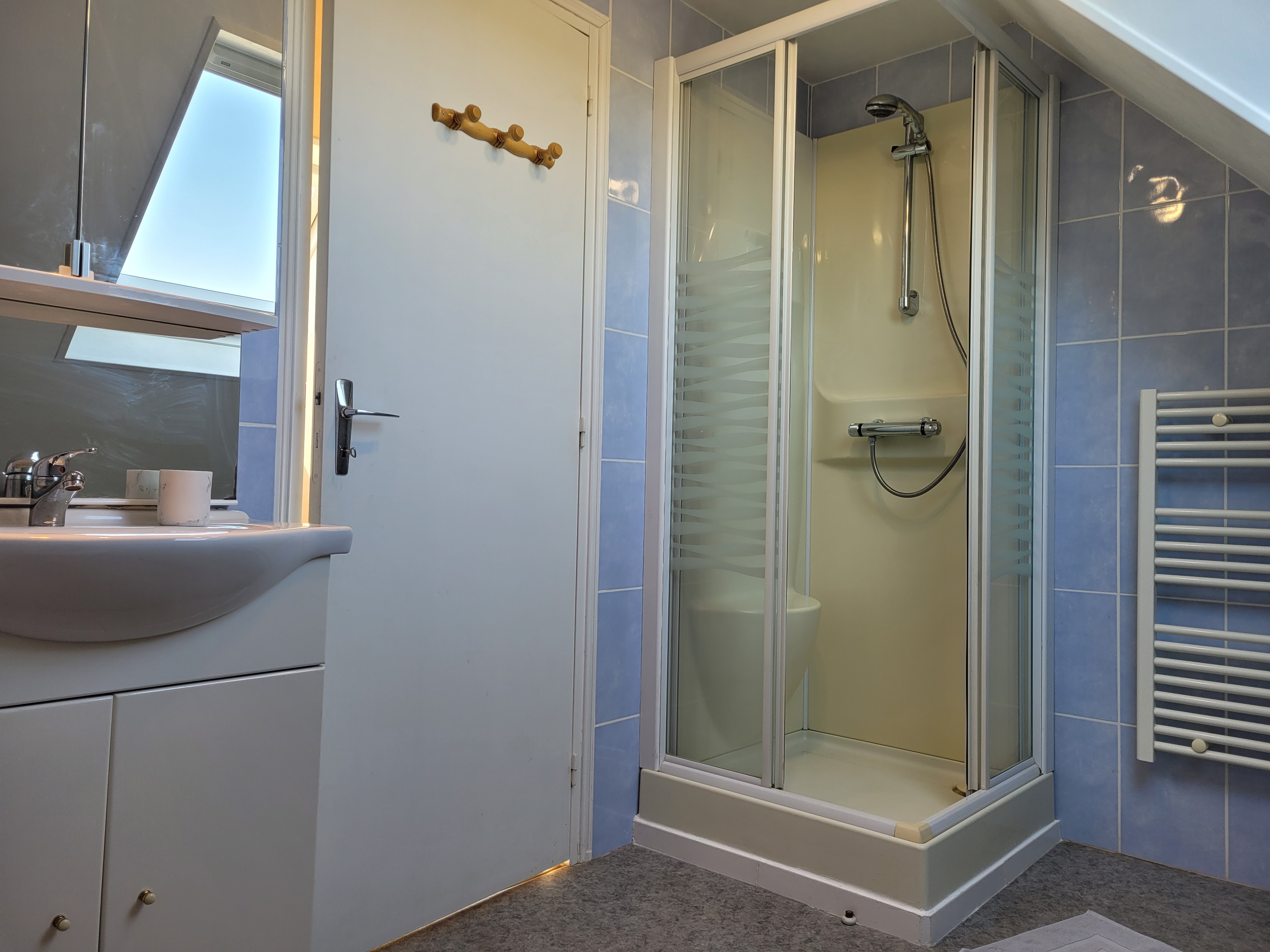 Le Cain, location de vacances, Clévacances, salle d'eau - WC