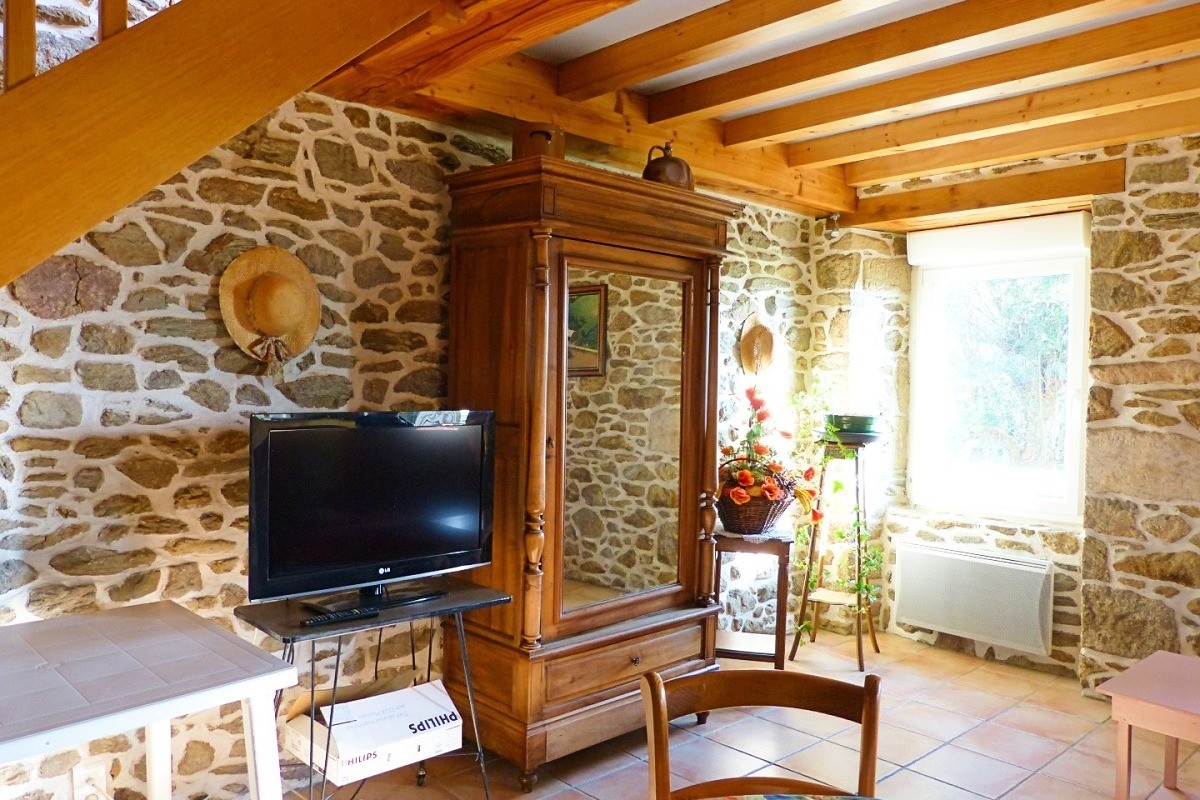 Location Mme Thebault - Salon - séjour - Maison 4 personnes en campagne entre Dinan et les magnifiques plages de St Jacut de la Mer