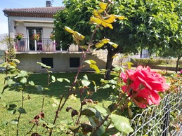 Le gîte et son jardin