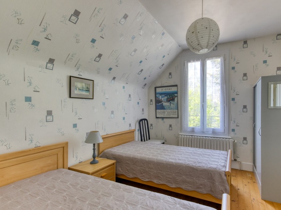 CHAMBRE avec 2 lits 90 cm