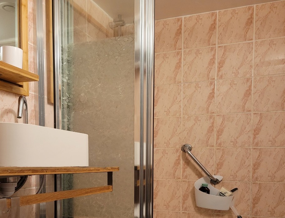 Salle-d-eau-Location-Clévacances-Paimpol-Hery-Meron