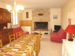 La salle à manger & le coin salon