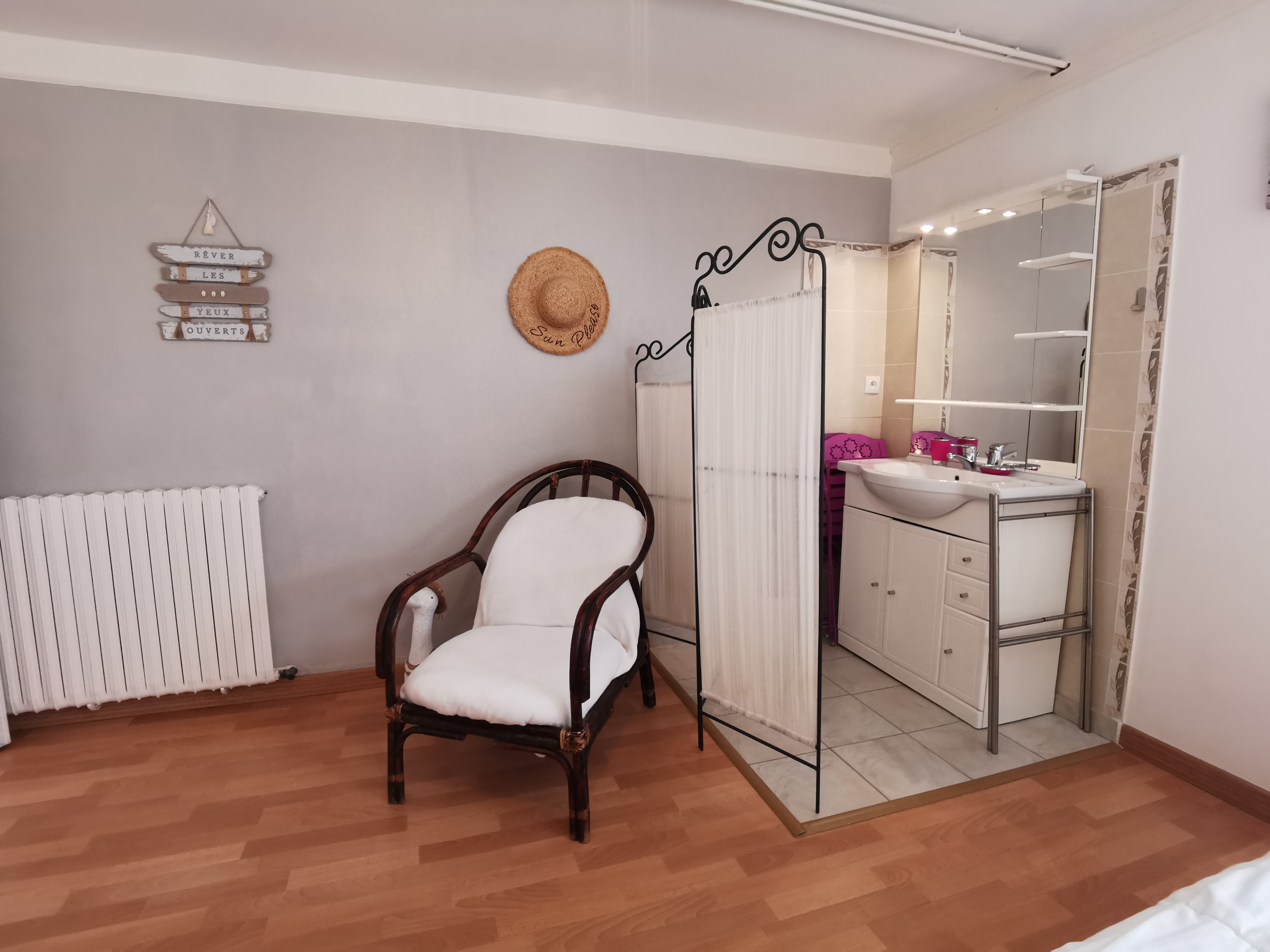 Lavabo dans la 2eme chambre