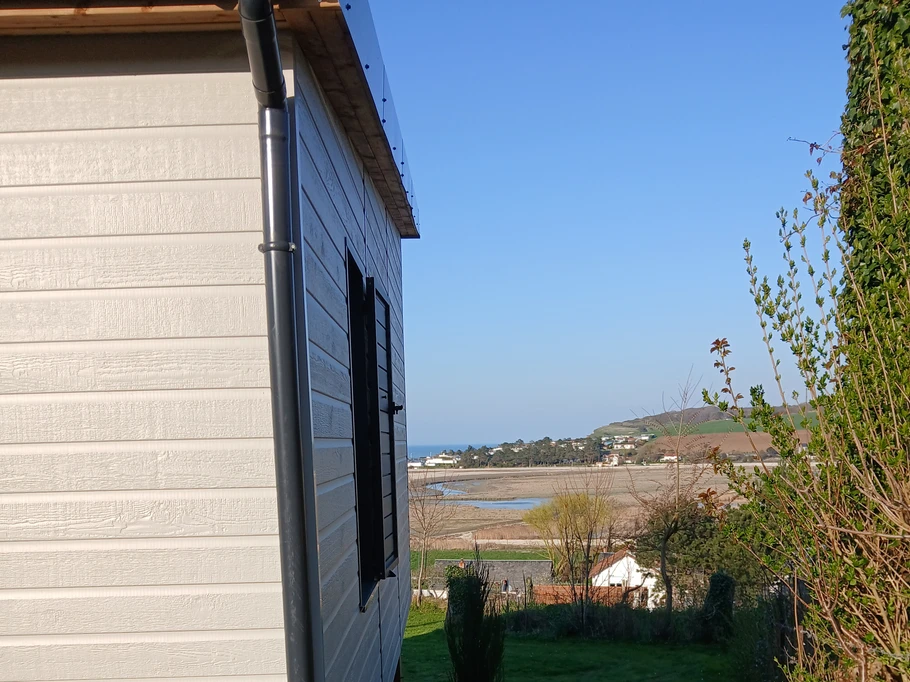 BEDROOM SIDE VIEW