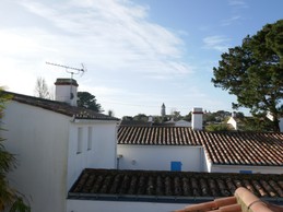 Vue sur la château de Noirmoutier et l'église