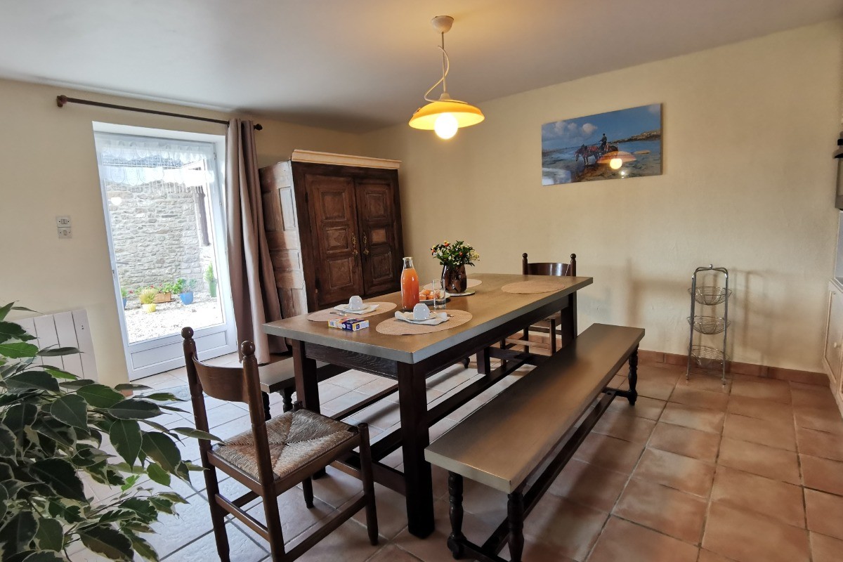 séjour avec table campagnarde