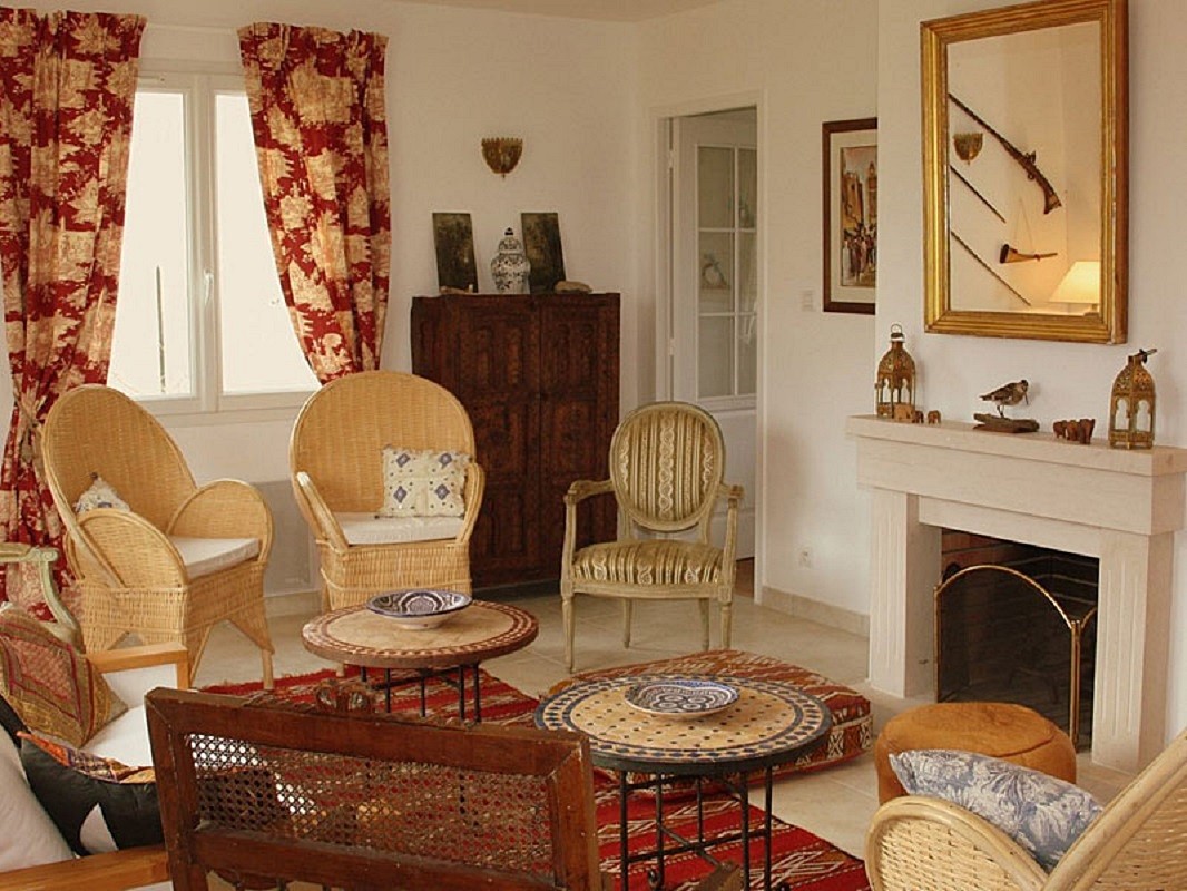 Living room with fireplace