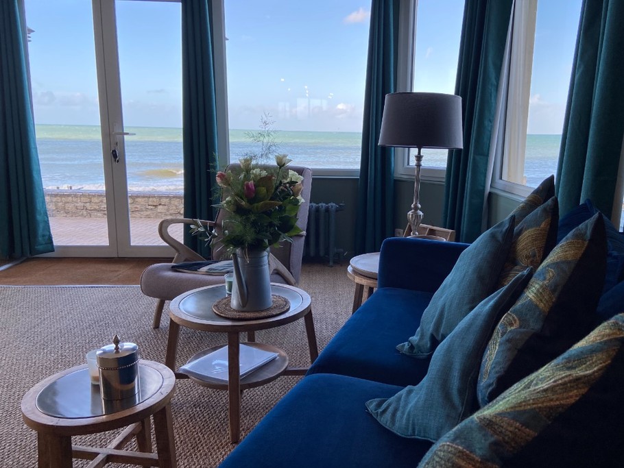 Vue à 180° sur la mer.Salon tout confort - Coin lecture