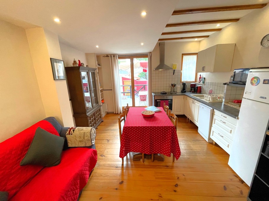 Pièce de vie cuisine équipée