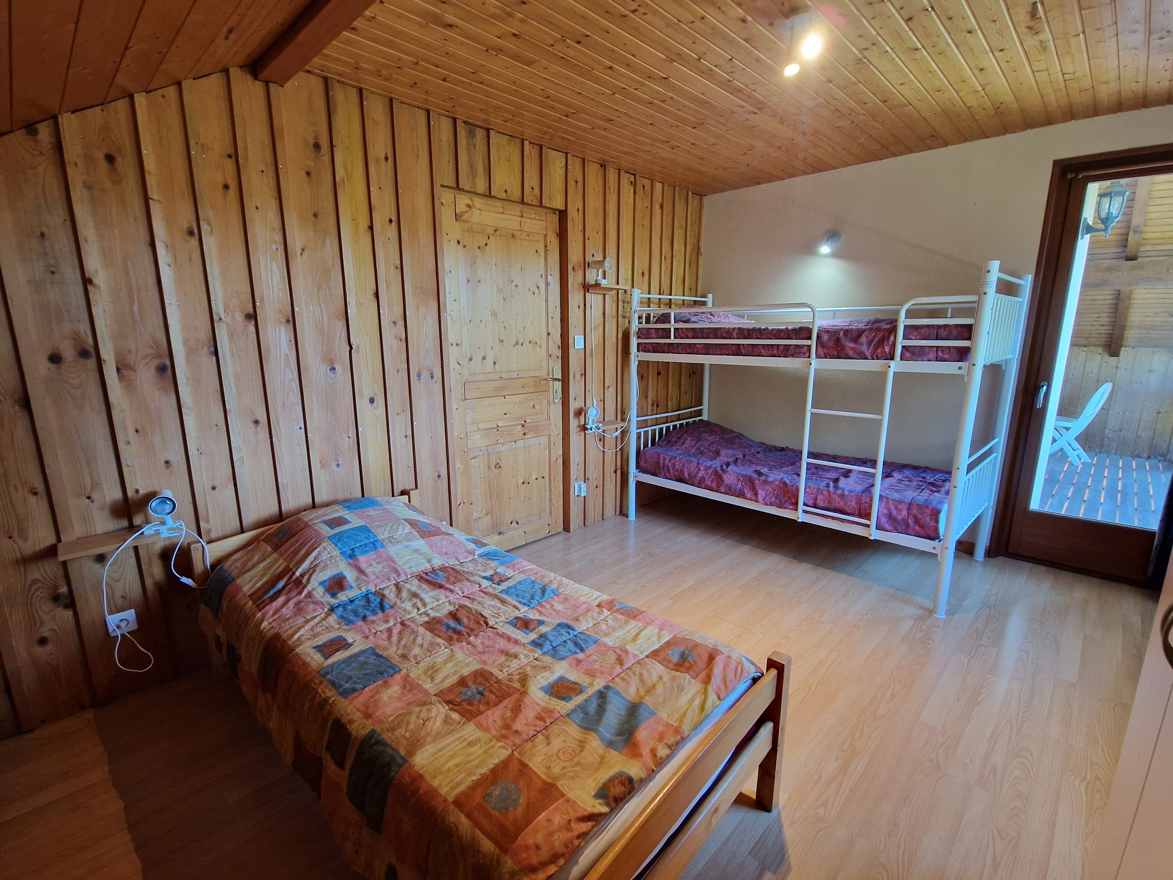 Room for 3 people – Gentiane Holiday Cottage