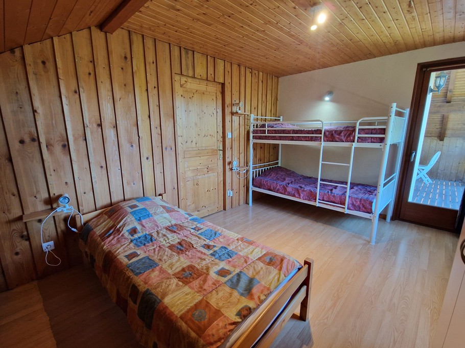 Room for 3 people – Gentiane Holiday Cottage