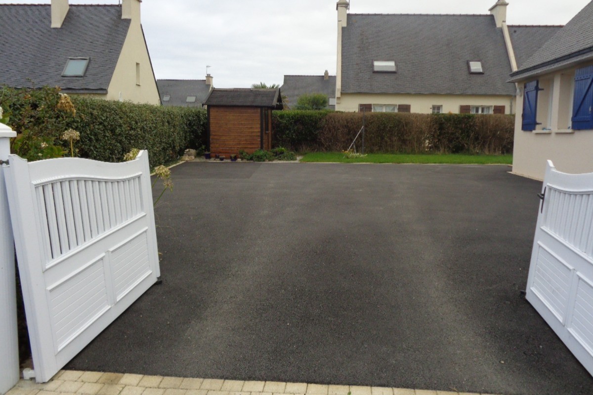 Vue de l'entrée du parking