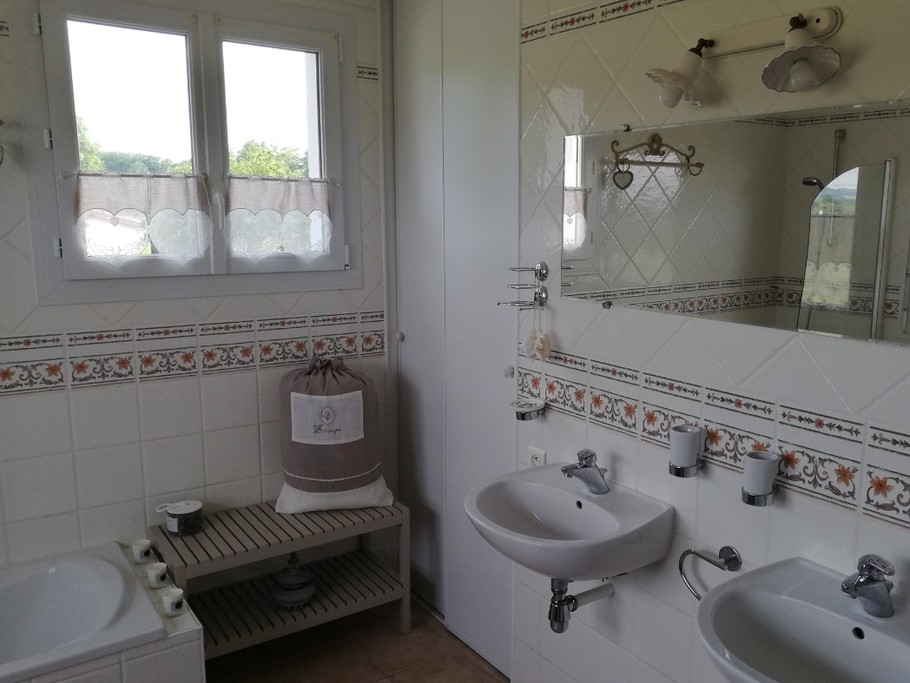 Salle de bain, douche à l'italienne, 2 vasques.2 vasques