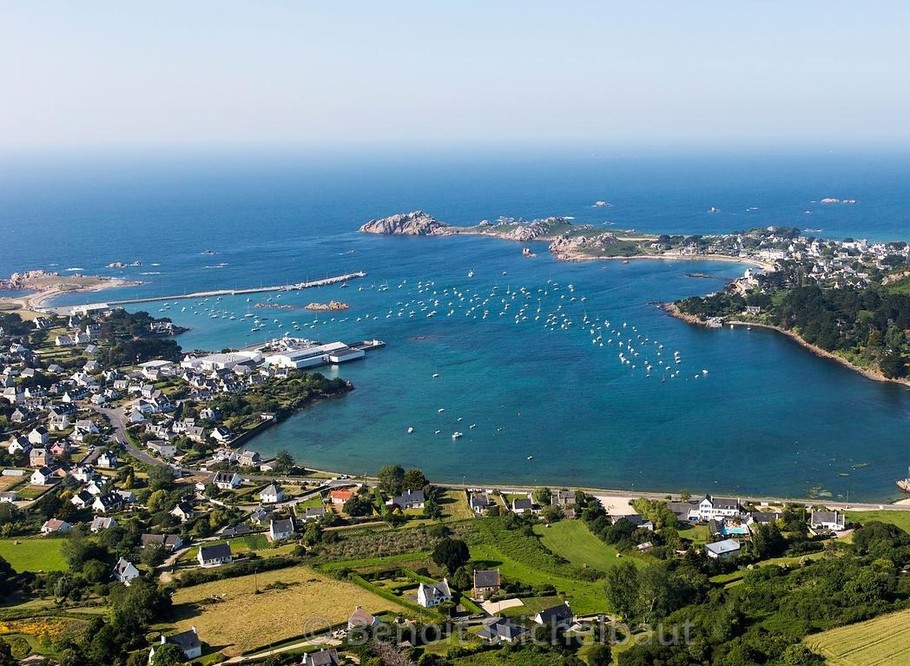 Vue sur Plougasnou et la Pointe du Diben