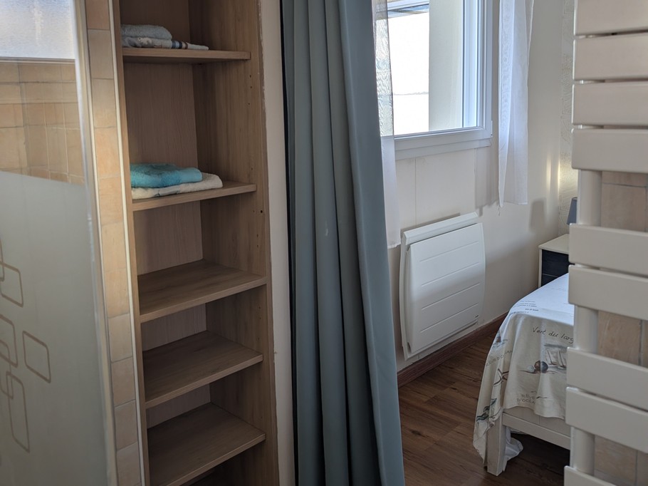 RDC Salle d'eau privative à la chambre 1